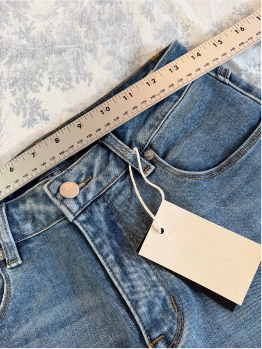 Flamingals Straight Leg Low Rise Cropped Jeans M - Picture 4 of 4